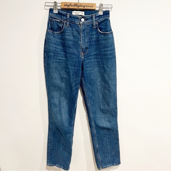 Abercrombie & Fitch Curve Love Ultra High Rise 90s Straight Jean - Picture 3 of 11
